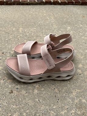 UBFEN —Velcro Walking Sandals - Women’s size 8, Blush Pink